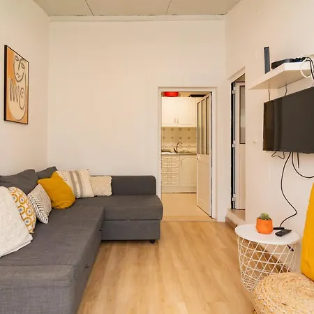 Lovely & Bright Family Flat W/ Patio Lägenhet Lisboa