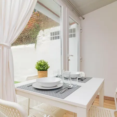Lovely & Bright Family Flat W/ Patio * Lisbon