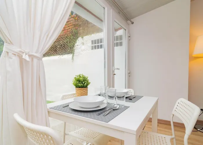 Lovely & Bright Family Flat W/ Patio * Lisbon