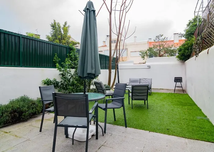 Apartment Lovely & Bright Family Flat W/ Patio *